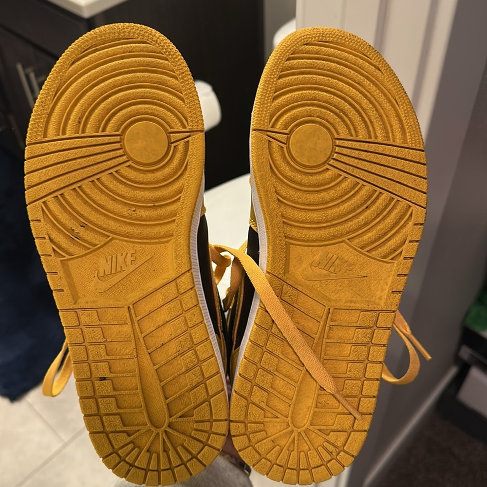 Air Jordan sneakers - Picture 5 of 7